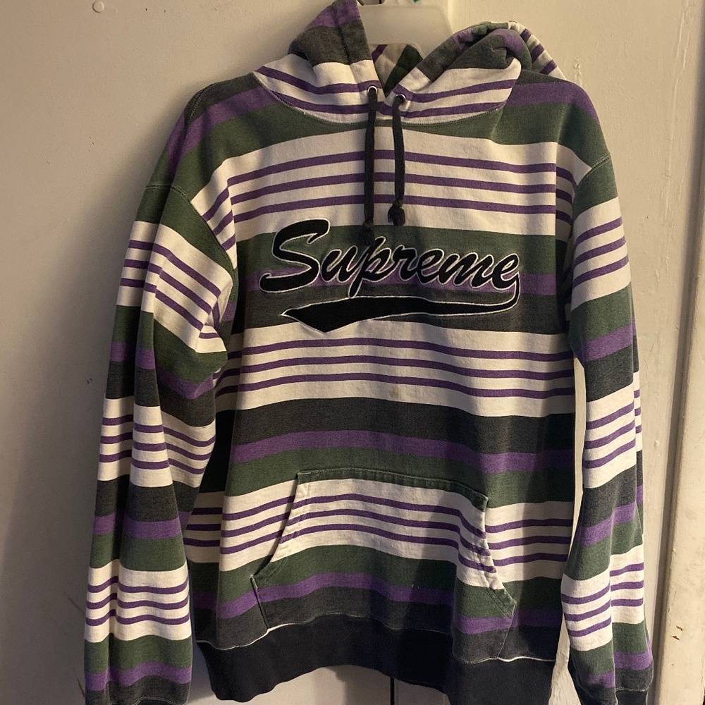 Supreme sweatshirt